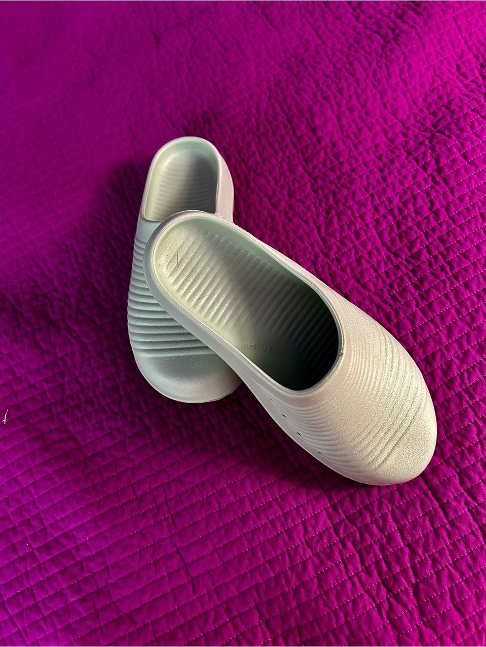 Women’s Ryka Recovery Clogs. 6/6.5